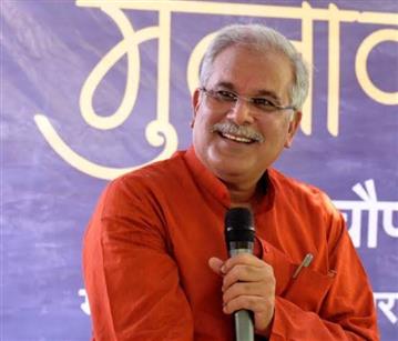 सीएम भूपेश बघेल  सभी जिलों का कर रहे दौरा, कांग्रेस के कार्यकर्ताओं की लिए बैठक, आगामी चुनाव को लेकर बनाई गई रणनीति।
