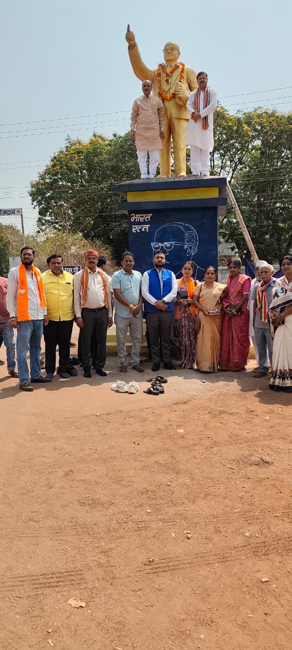 अहिवारा में धूमधाम से मनाई गई डॉ. भीमराव अंबेडकर जयंती, माल्यार्पण व प्रसाद वितरण कार्यक्रम आयोजित