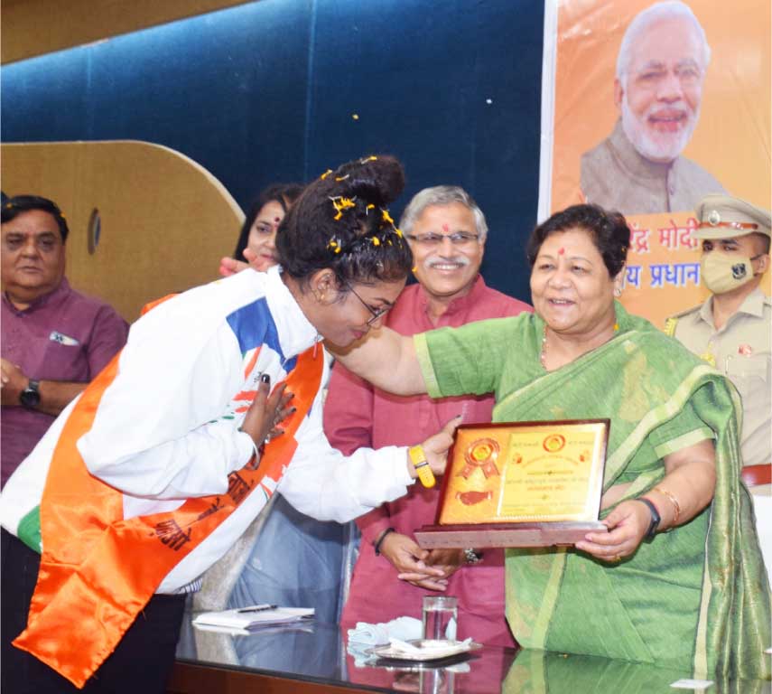 कर्मयोगिनी सम्मान समारोह में राज्यपाल बोलीं-छत्तीसगढ़ की बेटियों की उपलब्धियों पर हमें गर्व 