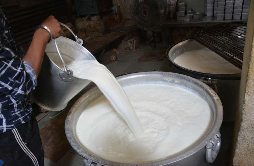  दूध की अपेक्षा पैकेट वाला दूध दोगुना जहरीला, एफएसएसएआई के सर्वे मे हुआ खुलासा