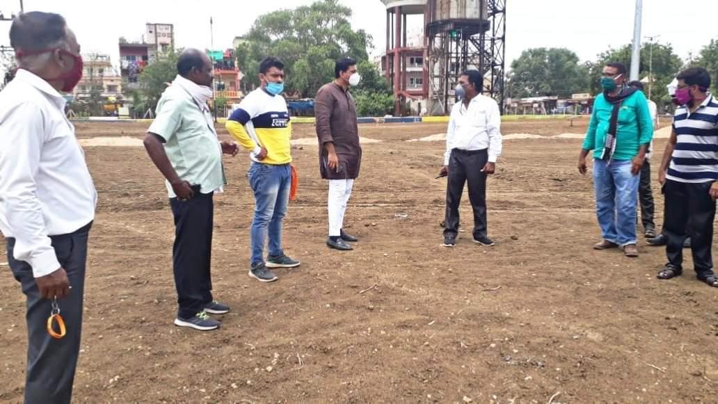 महापौर एवं भिलाई नगर विधायक  देवेंद्र यादव के प्रयासों से अंडा चौक मैदान का हो रहा कायाकल्प, अंडा चौक के मैदान मेंं फ्लड लाइट की रोशनी में हो सकेंगे मुकाबले, 1 करोड़ 48 लाख की लागत से मैदान का हुआ सौंदर्यीकरण.......