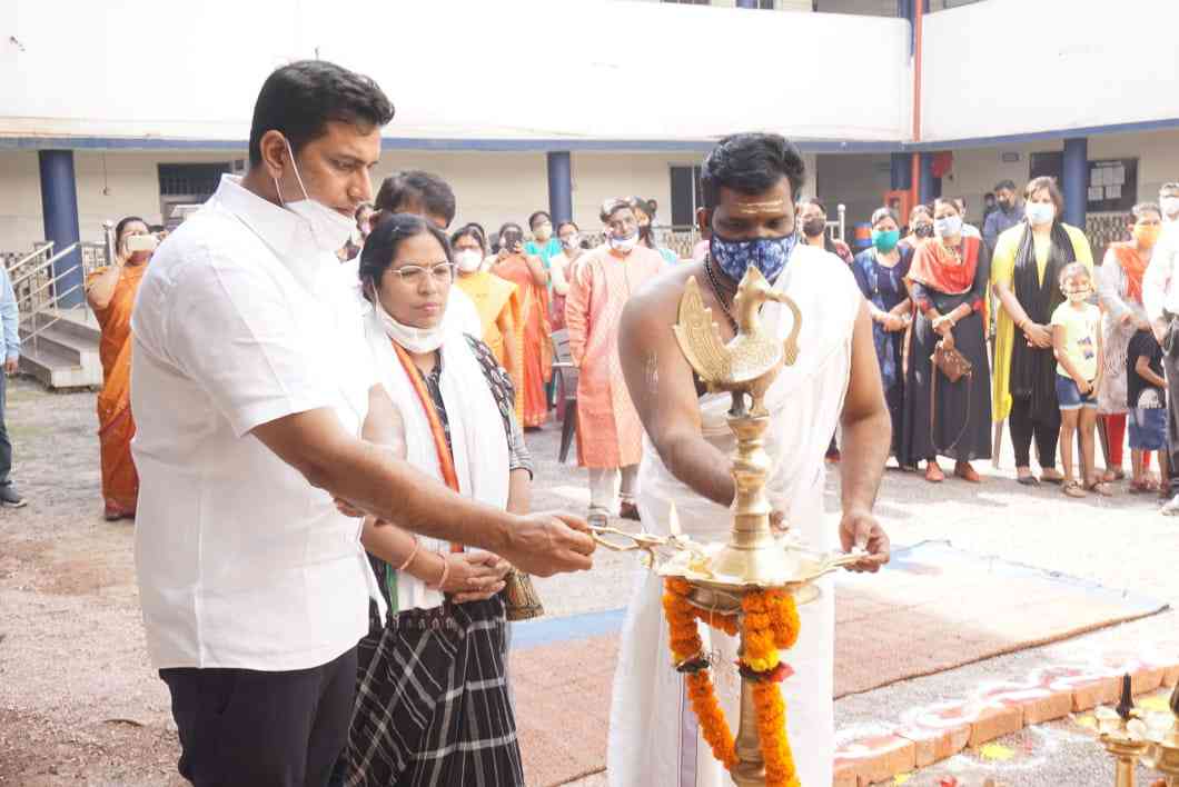 एसएनजी विद्यालय में डोमशेड निर्माण के लिए महापौर  देवेंद्र यादव ने किया भूमिपूजन, कार्यक्रम आयोजन के लिए स्कूल प्रबंधन सहित विद्यार्थियों को मिलेगी सहूलियत......