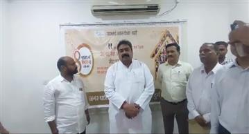 प्रधानमंत्री आवास योजना के 8 वर्ष पूर्ण, महापौर  ने हितग्राहियों को सौंपा भवन अनुज्ञा व नक्शा
