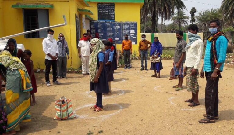 कोरोना संकट काल में भी स्कूली बच्चों को मध्यान्ह भोजन देने में छत्तीसगढ़ देश में अव्वल।
