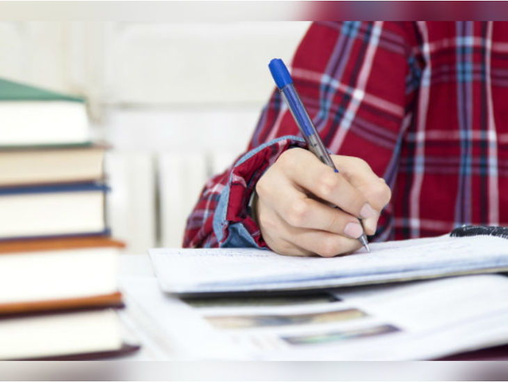 सुप्रीम कोर्ट की फटकार के बाद केंद्र का फैसला- अब अगले साल से होगा नीट के पैटर्न में बदलाव
