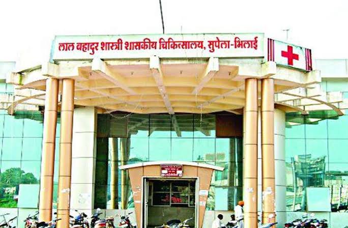 पीडब्ल्यूडी नहीं करता है सहयोग, निगम के भरोसे सुपेला का सरकारी अस्पताल