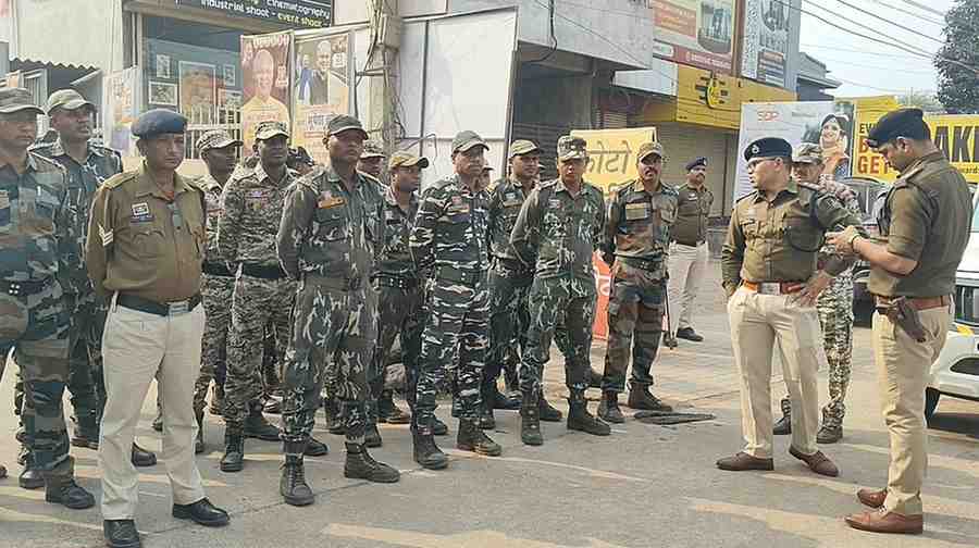 दुर्ग ब्रेकिंग: भूपेश बघेल के भिलाई-3 निवास पर बढ़ाई गई सुरक्षा, सीएफ के जवान तैनात