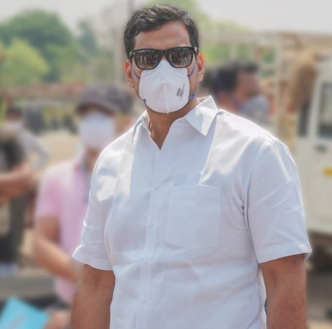 महापौर एवं विधायक देवेंद्र यादव के पहल पर 800 बिस्तर का अस्पताल का सौगात।