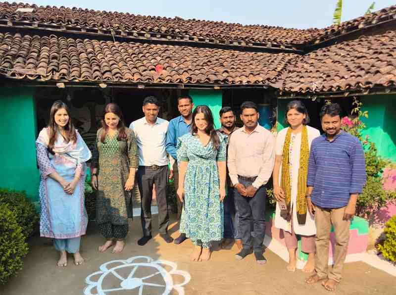 अचानकमार टाइगर रिजर्व में सचिन तेंदुलकर का परिवार, बैगा आदिवासियों से की मुलाकात