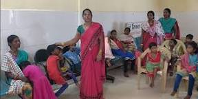 कुपोषित बच्चों को बांटा चिक्की