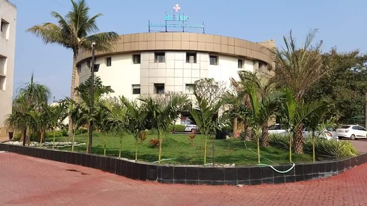 नेहरू नगर के हाईटेक अस्पताल पर आरोप, पैसे के लिए मृत महिला को रखा वेंटिलेटर में, एनएसयूआई ने रखी अस्पताल की मान्यता रद्द करने की मांग