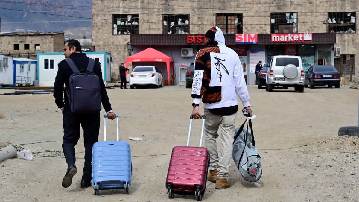 ईरान संकट: 200 भारतीय छात्र अजरबैजान बॉर्डर पर फंसे, विदेश मंत्रालय से मदद की गुहार