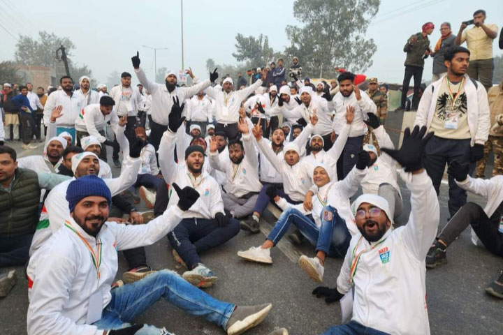 राहुल गांधी और प्रियंका गांधी ने थपथपाई देवेंद्र यादव की पीठ,जमकर की भारत जोड़ो यात्रा का मोर्चा संभाल रहे विधायक देवेंद्र और उनकी युवा टीम....
