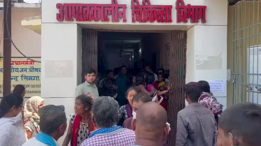 बलौदाबाजार के पास भीषण सड़क हादसा: बस-ट्रक की टक्कर में 4 लोगों की मौत, कई यात्री घायल