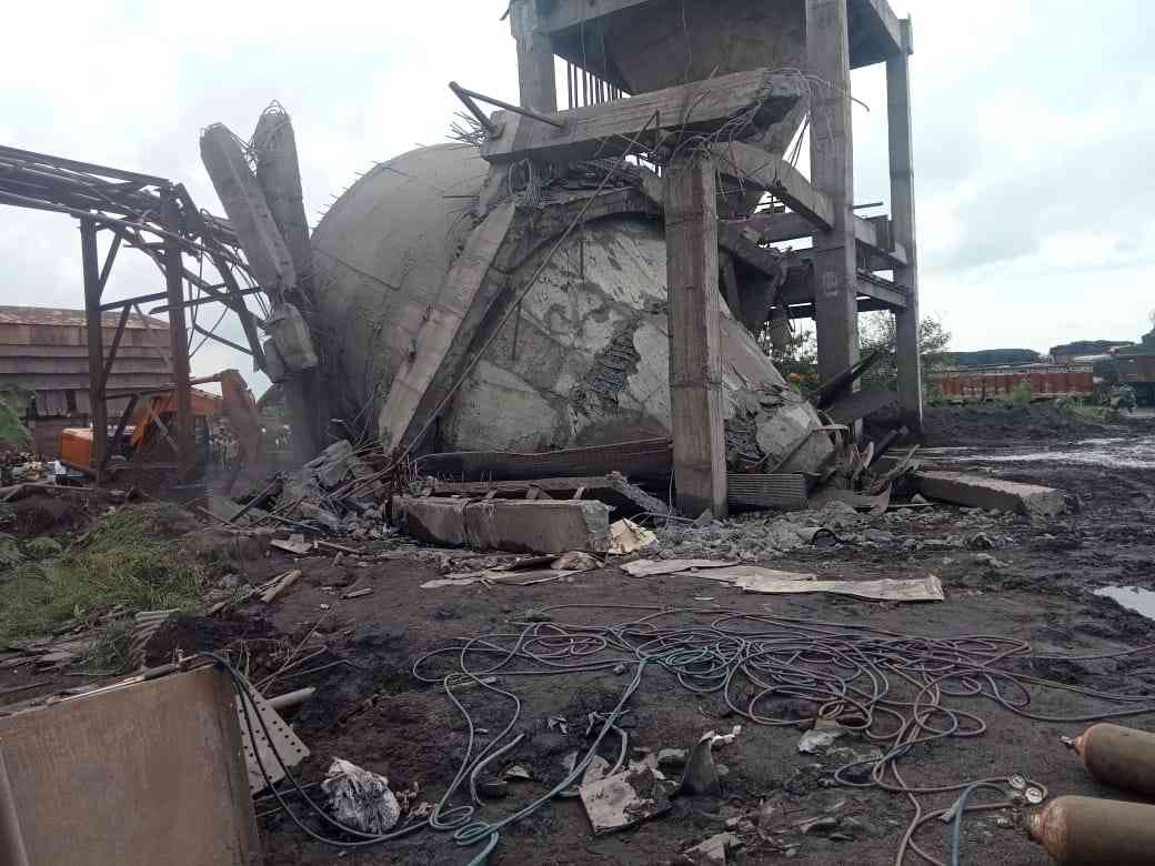 रायगढ़ में मजदूरों पर गिरा सेलो टैंक, एक की मौत 
