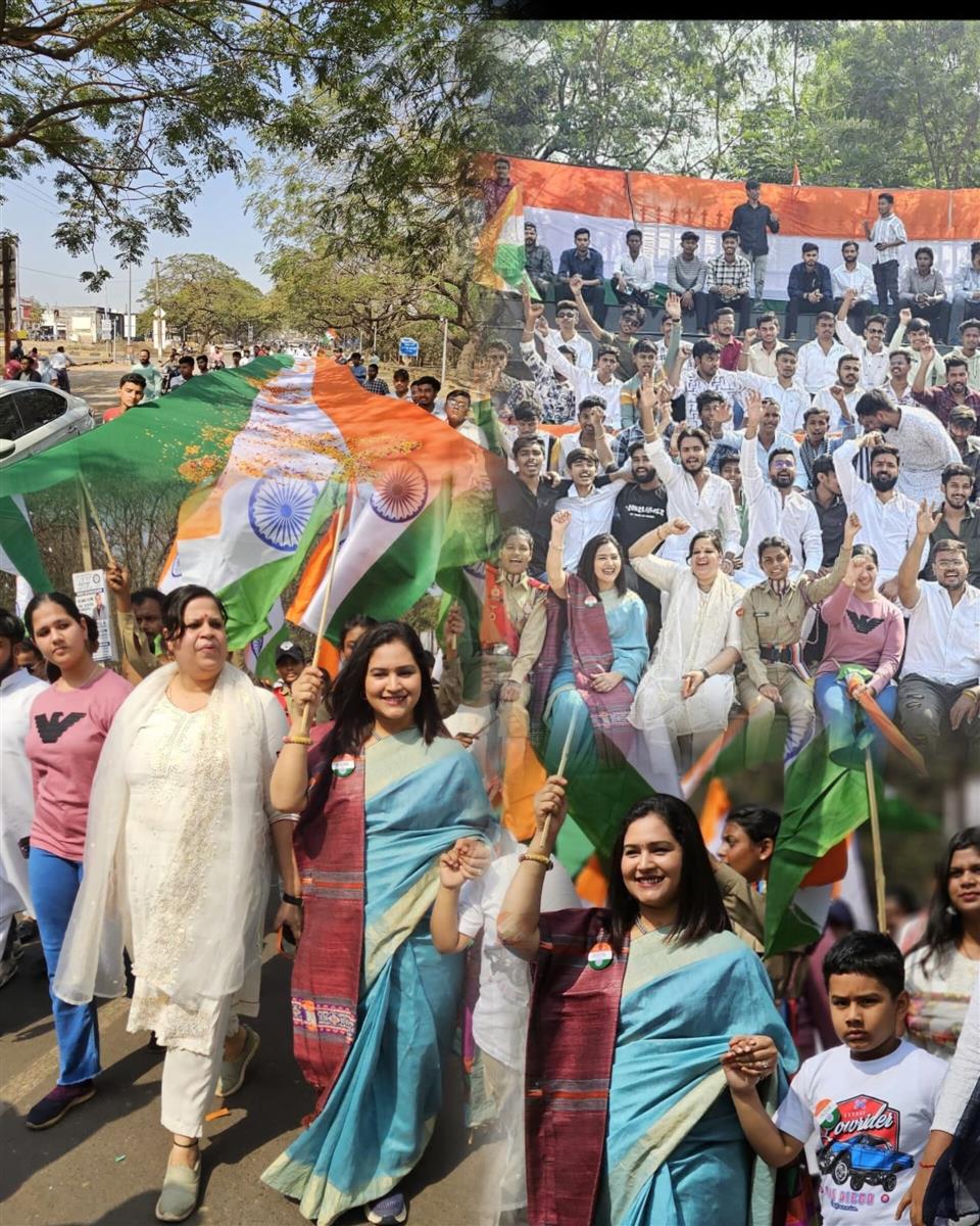 एनएसयूआई द्वारा निकाला गया झंडा यात्रा