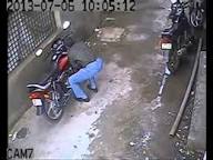 शराब भट्ठी से बाइक चुराने वाला गिरफ्तार