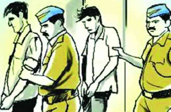 निगरानीशुदा बदमाशों की थानों में लगी क्लास, अपराध से दूर रहने की हिदायत