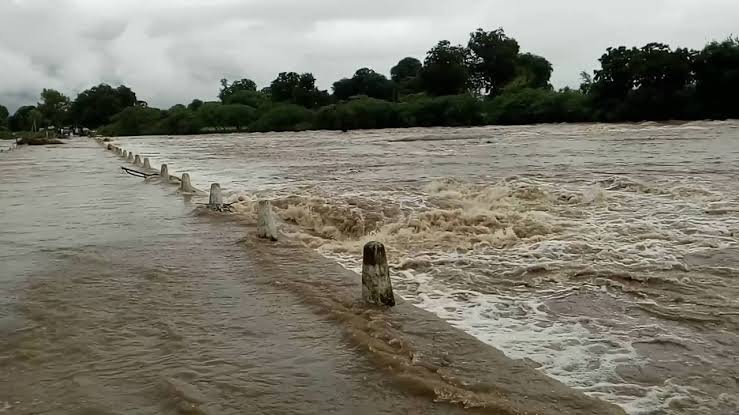उद्योगों को बांध और नदी – नालों से पानी लेने देना होगा तय शुल्क, होगी पूरी मॉनिटरिंग