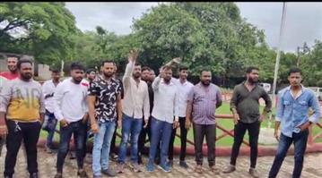 कॉमेडियन महेंद्र पारख ने छ. ग. पर की टिप्पणी, एनएसयूआई के कार्यकर्ताओं ने किया जमकर विरोध, सीएसपी को सौंपा ज्ञापन कार्यवाही की रखी मांग

