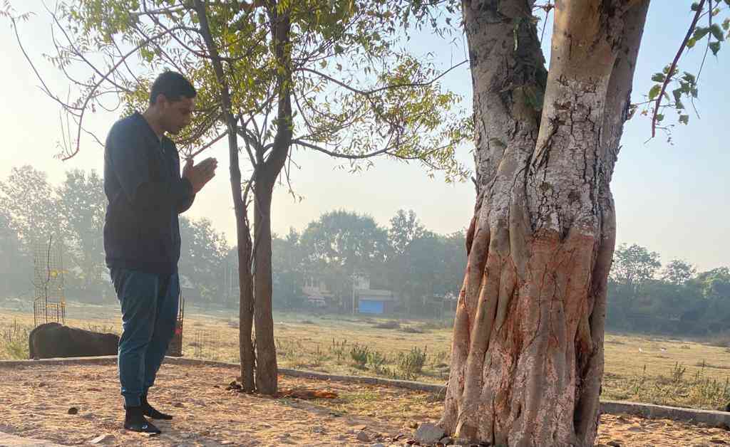 हुडको में नहीं टूटेगा पीपल पेड़ का चबूतरा , विधायक देवेंद्र यादव ने की पहल , अब सभी वृक्ष में बनेगा चबूतरा , संवारने के लिए लगाए जाएंगे टाइल्स , पेवर ब्लॉक........